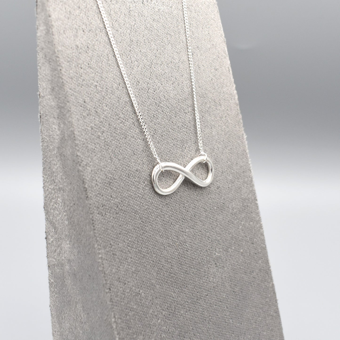 In-Line Infinity Silver | Necklace