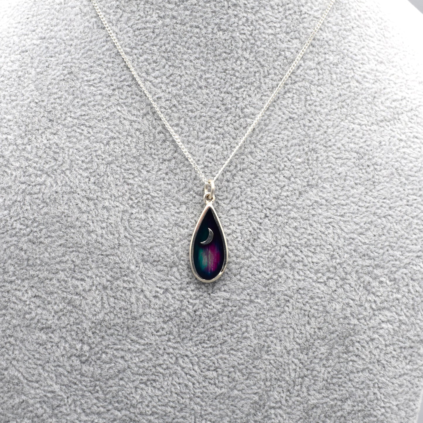 Mirrie Dancers Teardrop | Pendant