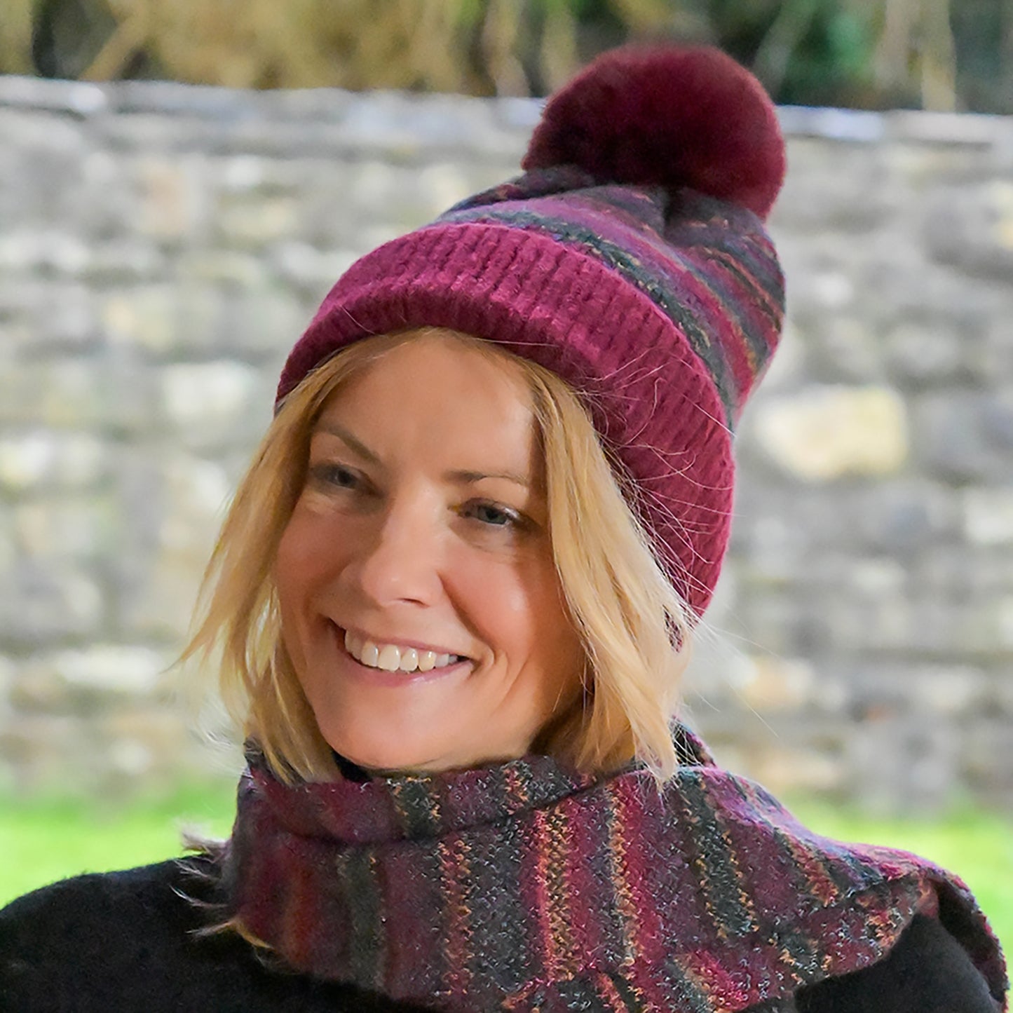 Finola Bobble Hat | Burgundy