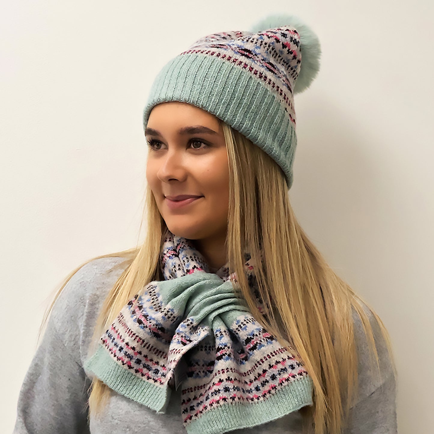 Iris Bobble Hat | Mint & Oatmeal