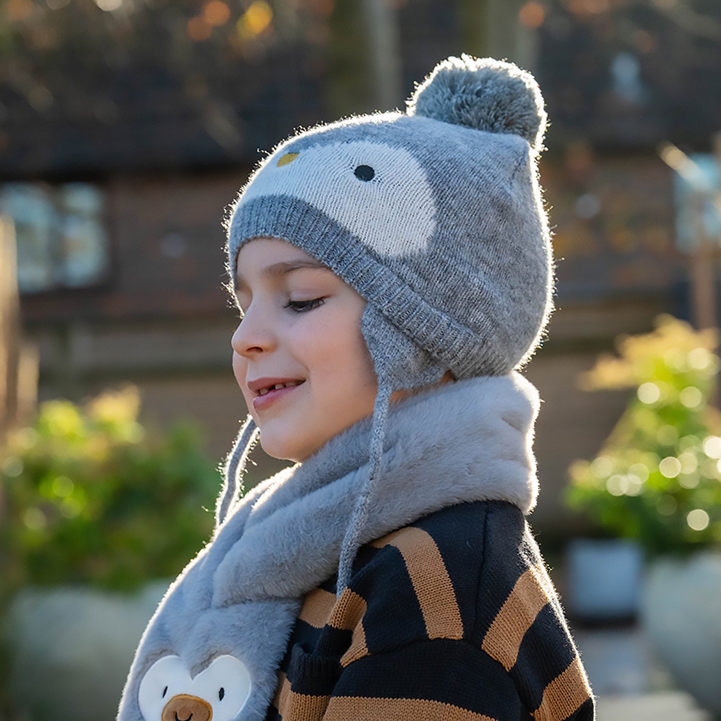 Kids Bobble Hat | Poppy Penguin
