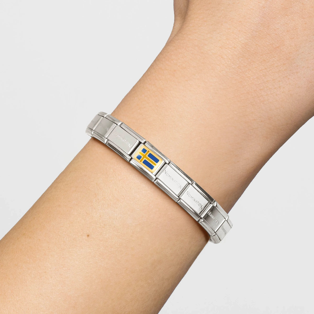 Sweden Flag | 18K Gold & Enamel