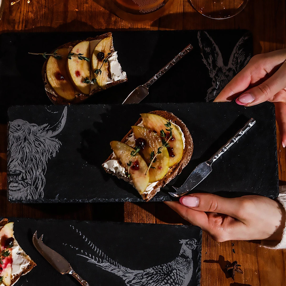 Set of 4 Slate Etched Cheese Board & Knife Set | Highland Cow