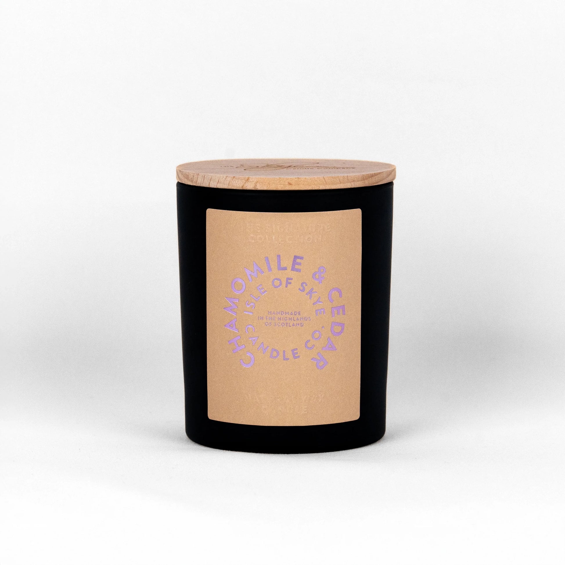Black tumbler candle in Chamomile and cedar scent
