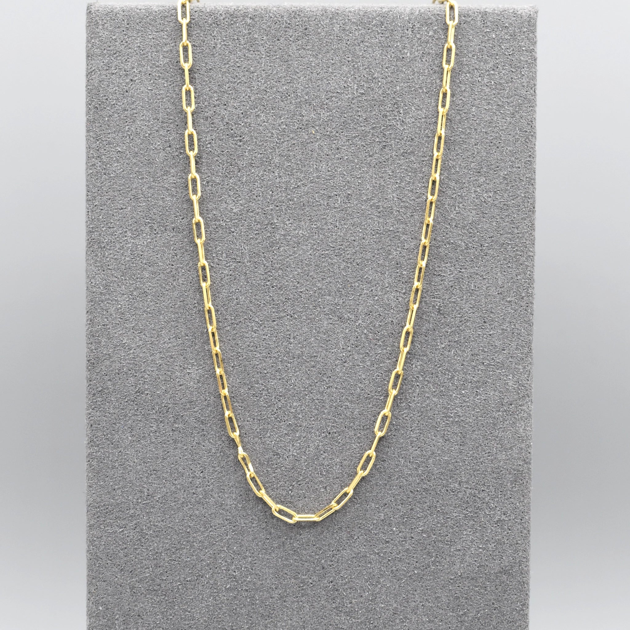 A chunky gold chain link necklace