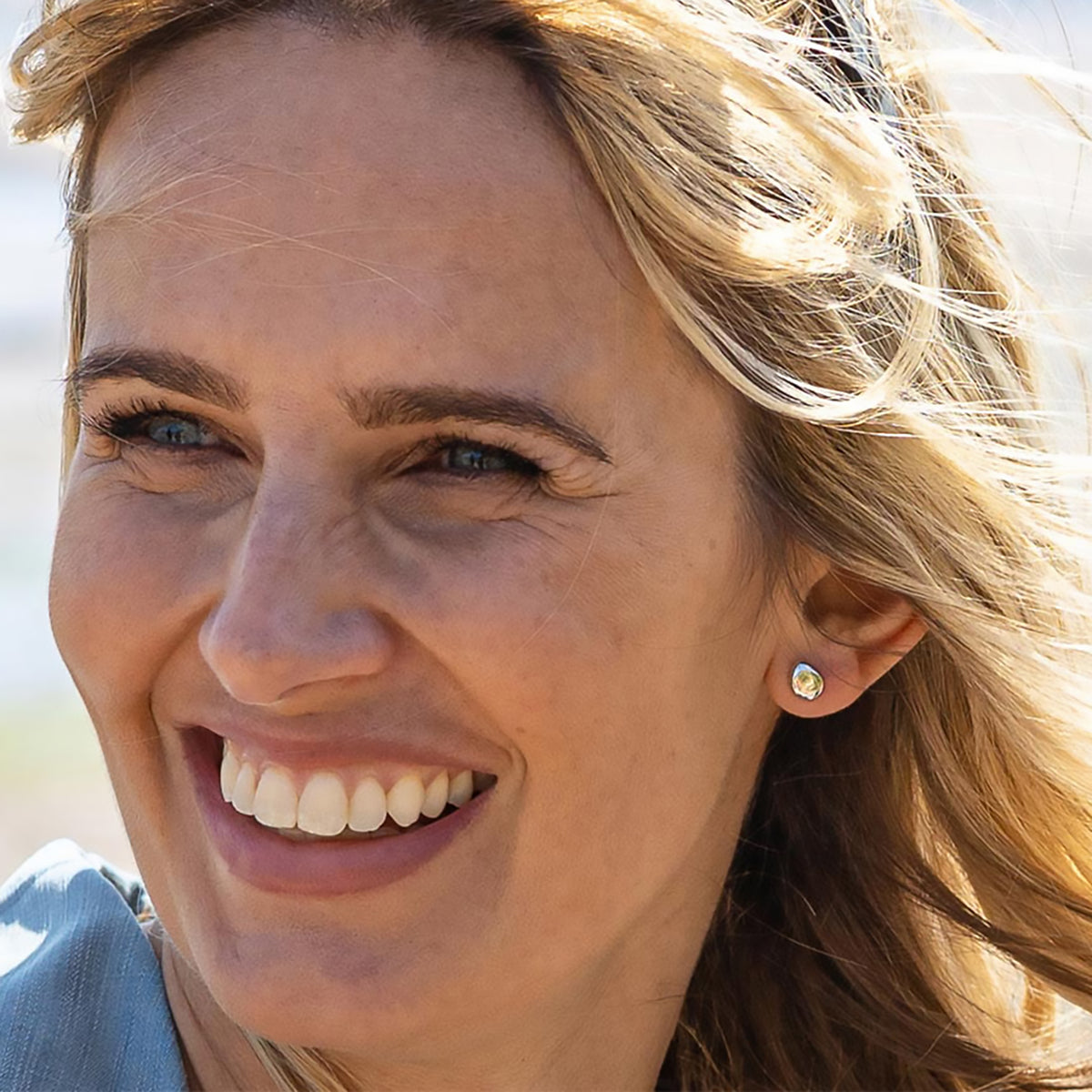 Coast Pebble | Small Studs
