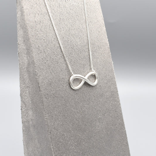 In-Line Infinity Silver Necklace