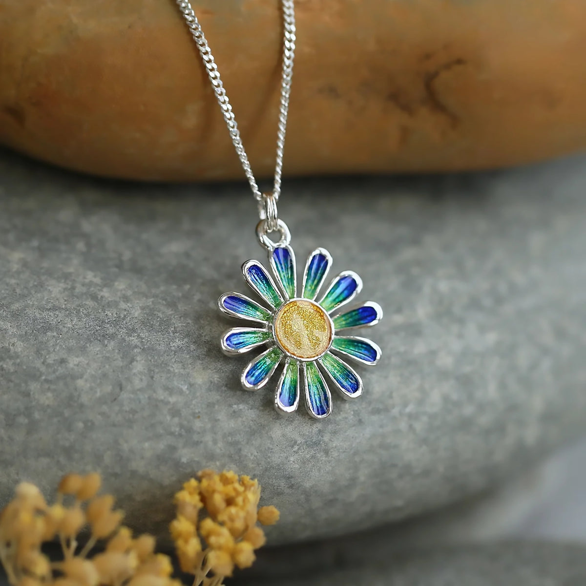 Daisies At Dawn SCAA | Medium Pendant