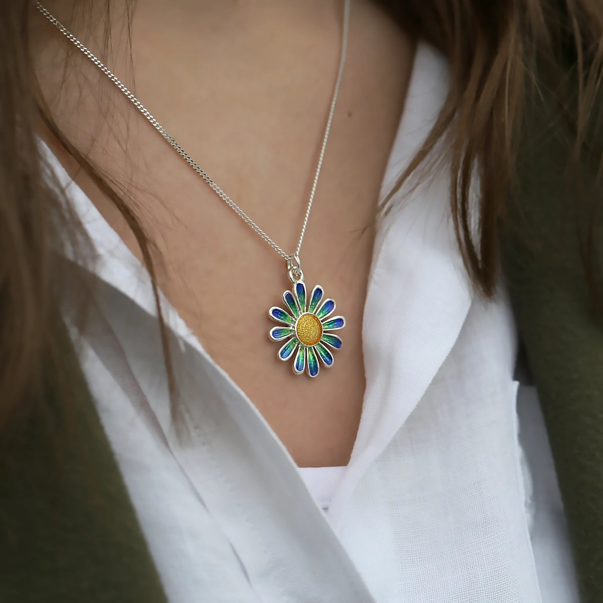 Daisies At Dawn SCAA | Medium Pendant