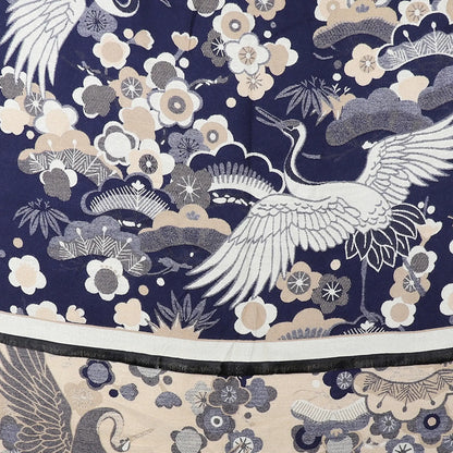 Jacquard crane pattern scarf in black and beige detail