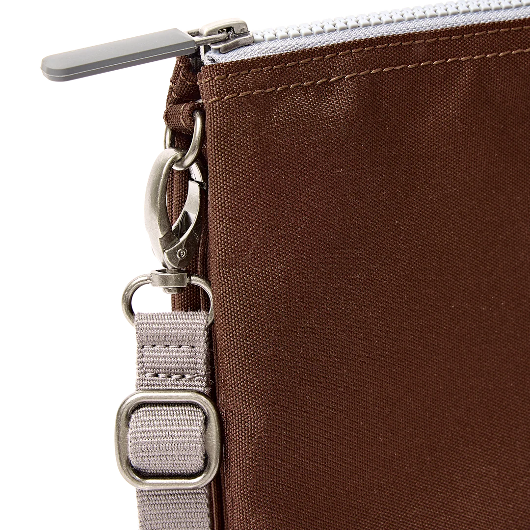 Carnaby Crossbody Bag in Chocolate | X-Large
