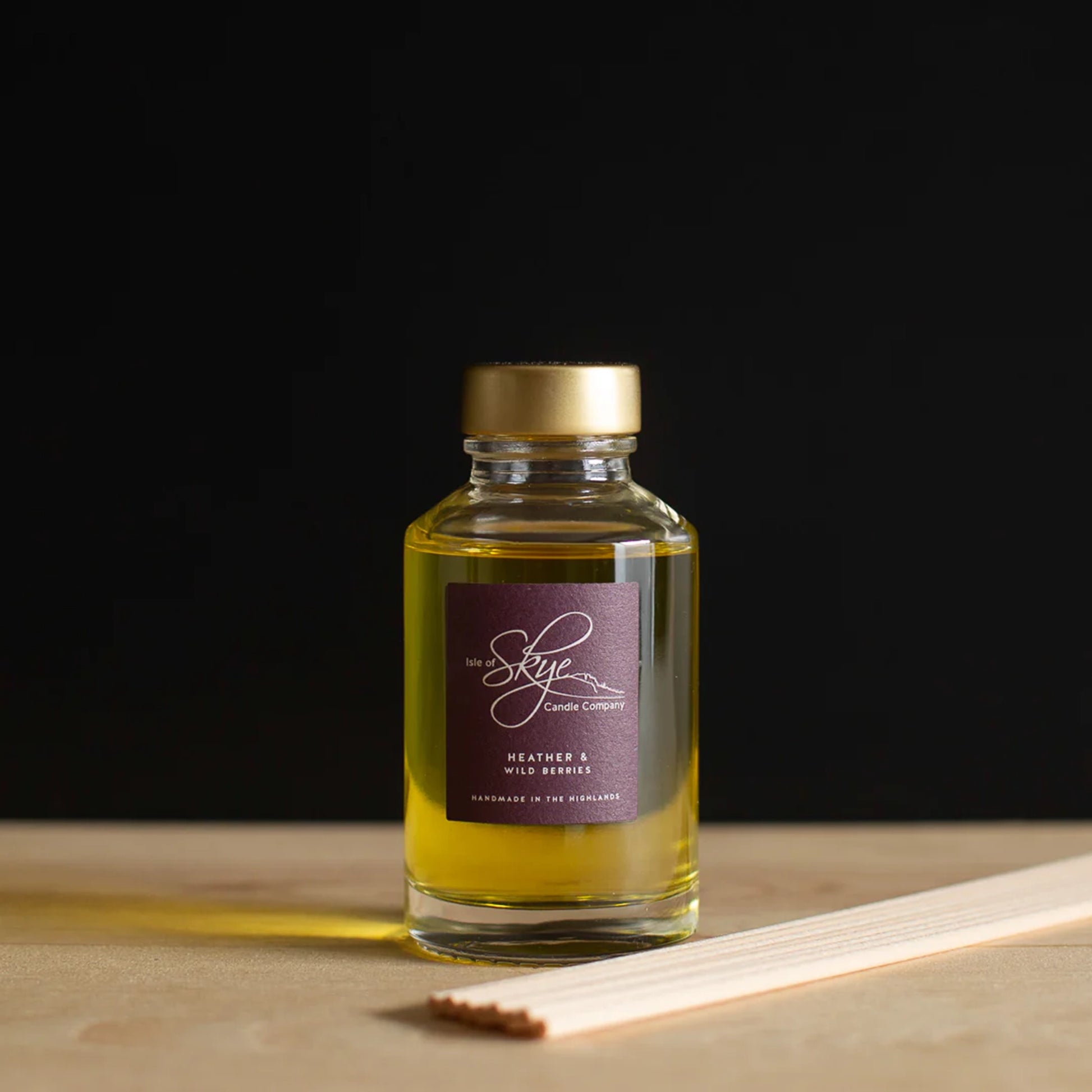 Heather and wild berries scented glass reed diffuser