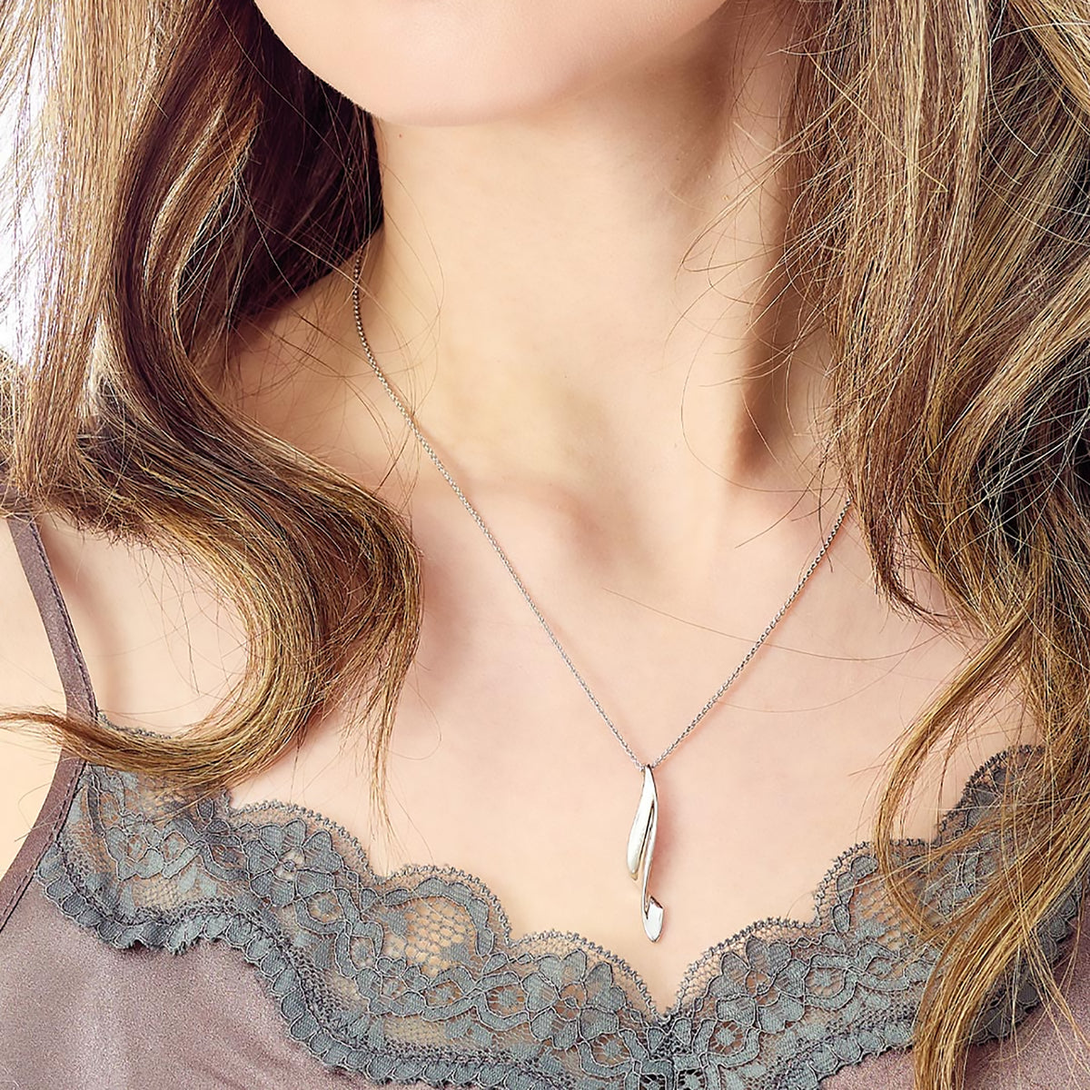 Serenity Curve | Pendant