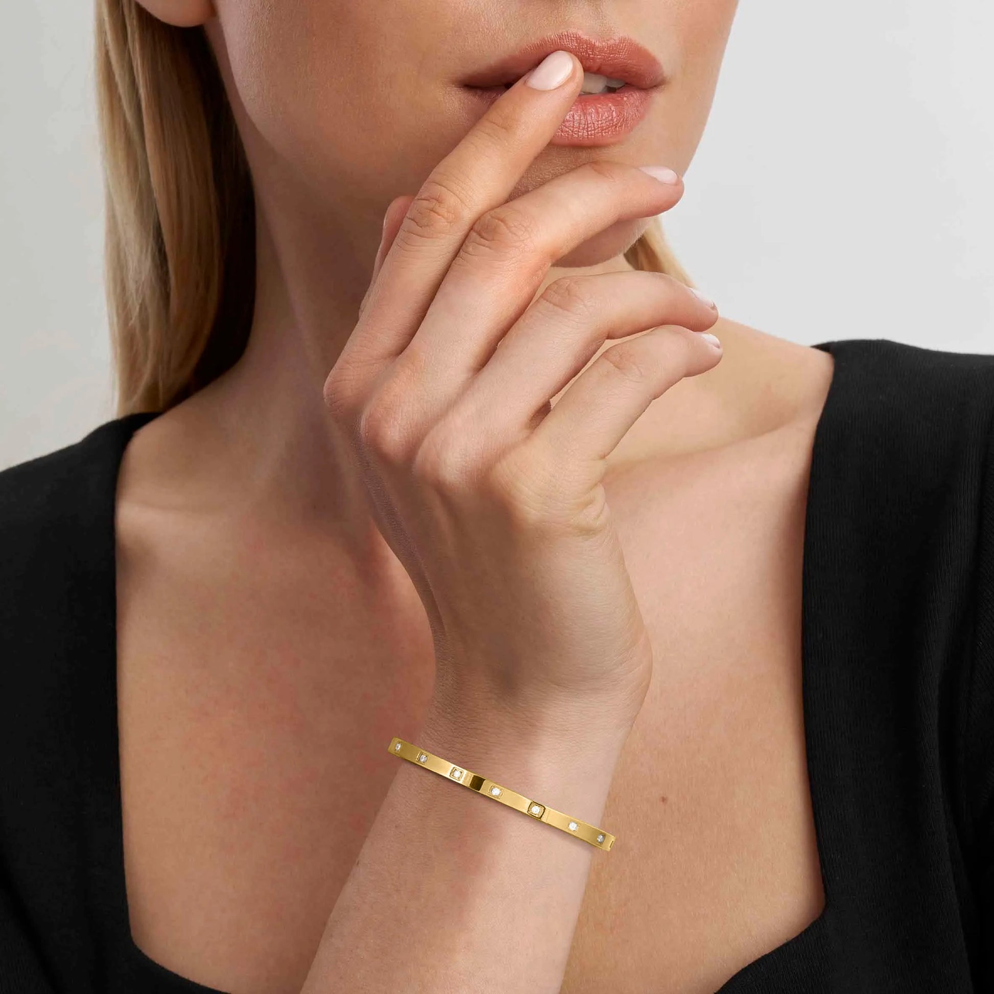 Nomination Italy Bangles Square CZ Gold Small | Juniper Aberdeen Nomination Italy Bangles Square CZ Gold Small | Juniper Aberdeen